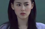 总算硬气一回：学生在冒雨军训，老师撑伞围观被投诉，教育局怒怼
